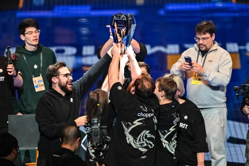 VCT CN 发布 FPX 新赛季阵容： AAAAY ／ yosemite ／ Autumn ／ Life ／ BerLIN