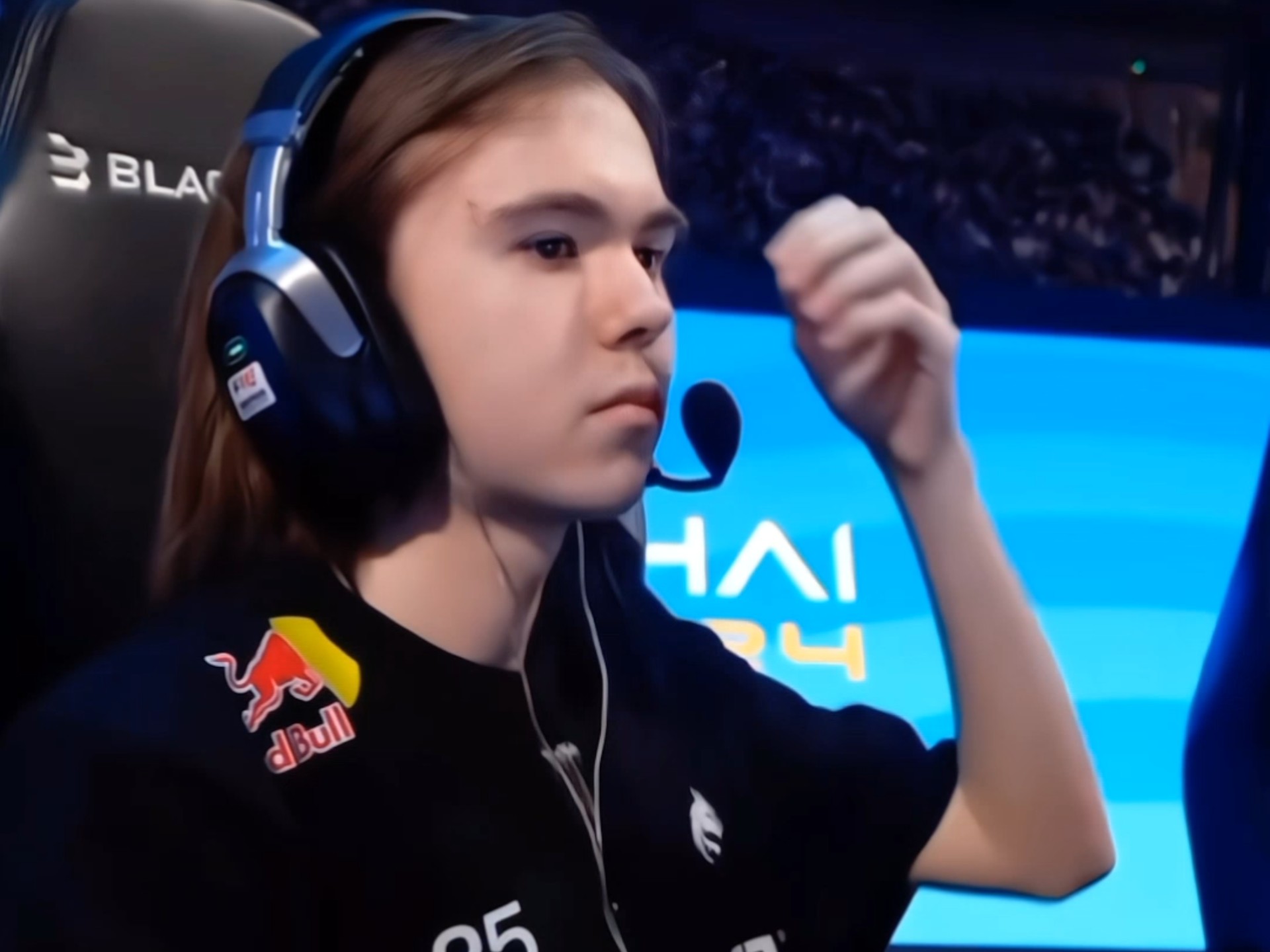 LPL官方海报：TESvsAL 谁能把握制胜先机，势如破竹拿下胜利？